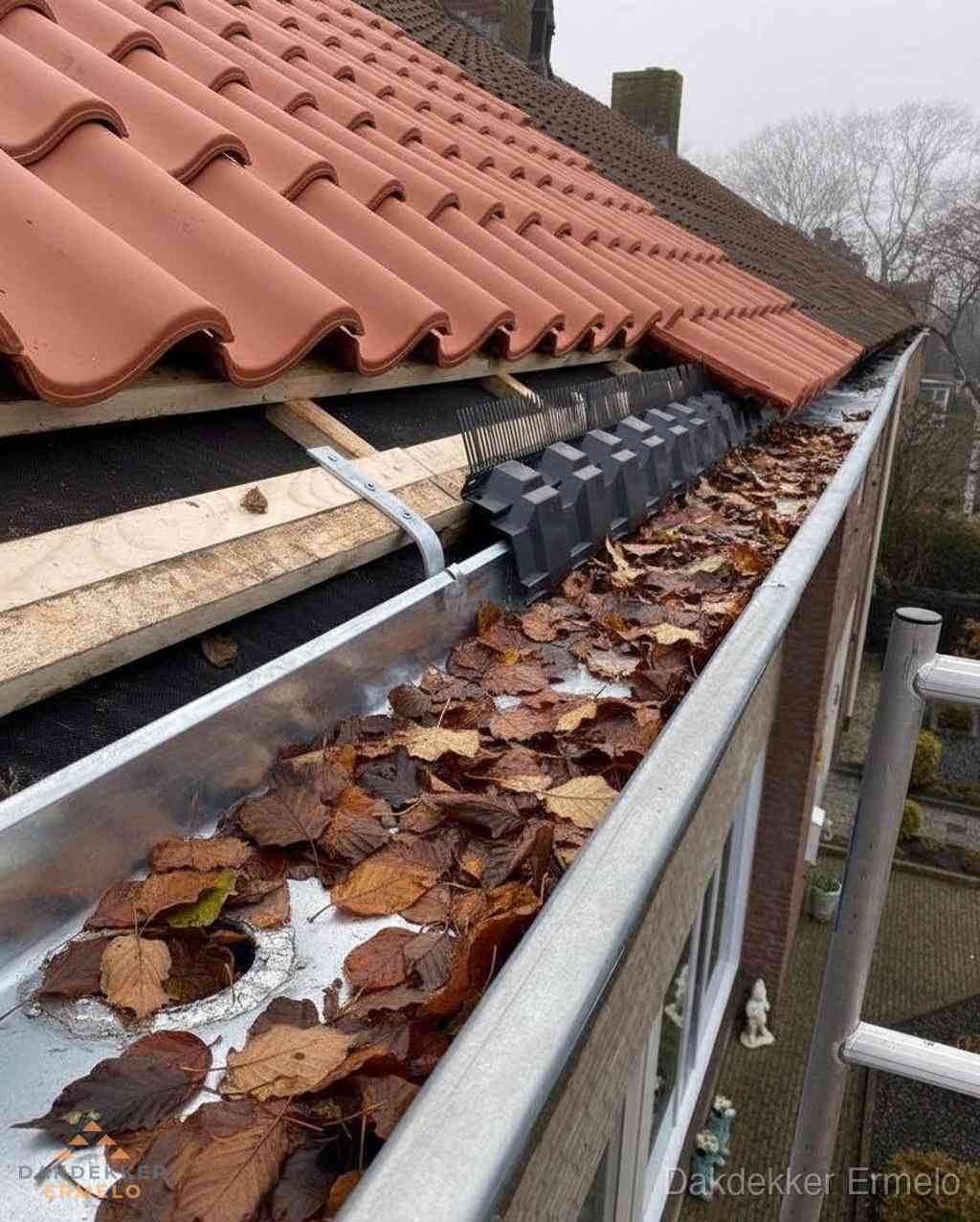 Plat dak bedrijfspand met bitumen dakbedekking en lichtkoepels in Ermelo Plat dak bedrijfspand met bitumen dakbedekking en lichtkoepels in Ermelo