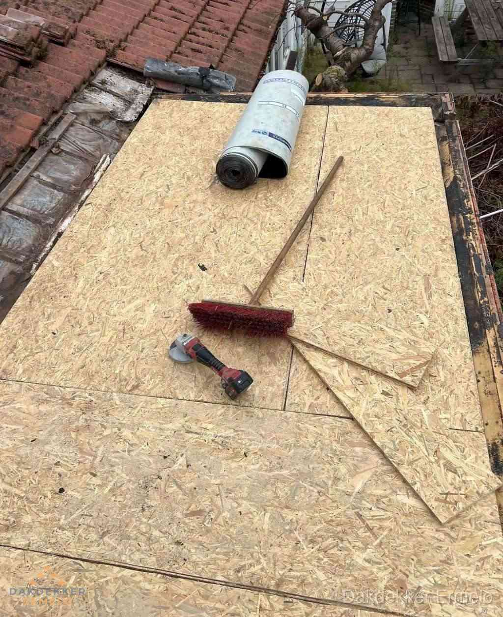 Dakrenovatie afgerond met nieuwe bitumen dakbedekking in Ermelo Dakrenovatie afgerond met nieuwe bitumen dakbedekking in Ermelo